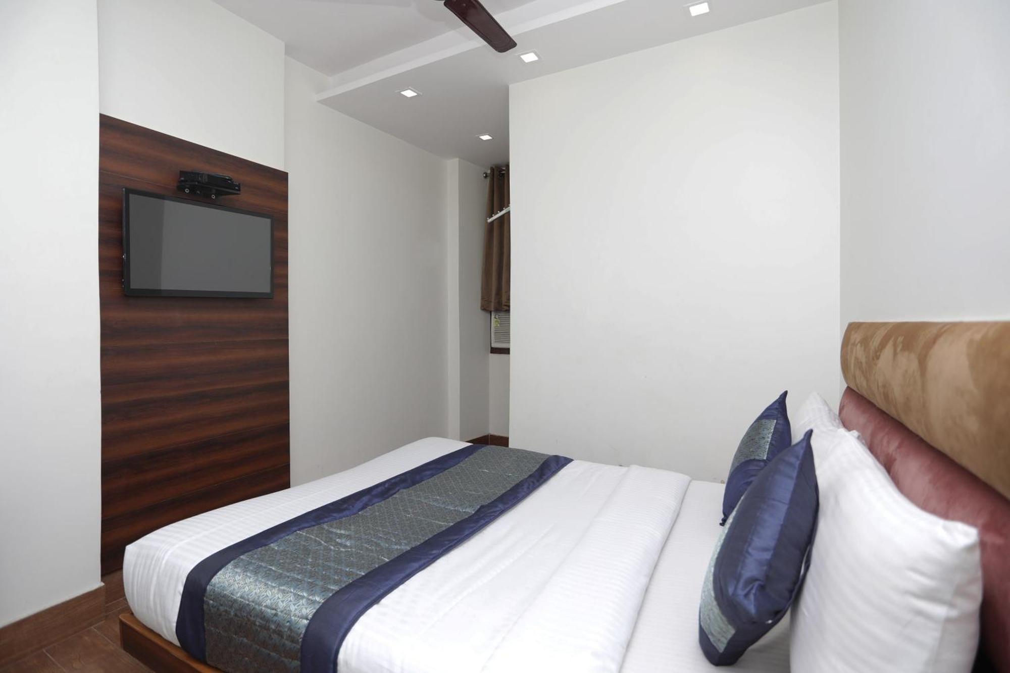 Hotel O Sun Palace Delhi  Dış mekan fotoğraf